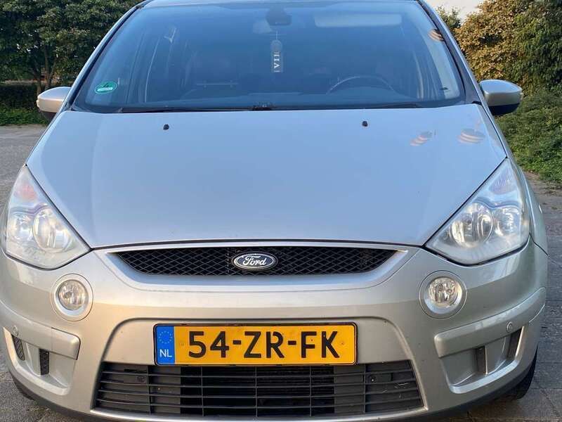 Zilver Gebruikt 2008 Ford S-MAX S MPV | € 2.250 (Eerlijke prijs) - Afbeelding 1/4