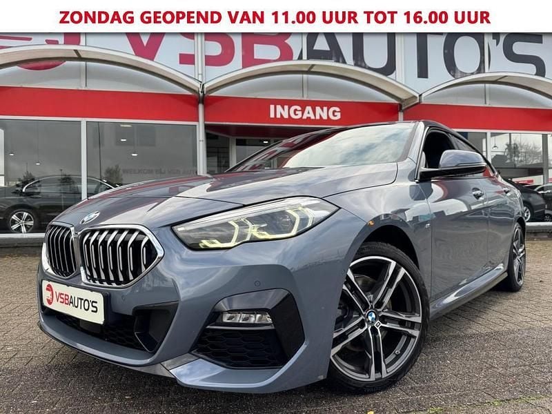 Grijs Gebruikt 2022 BMW 218 M Sport Coupé | € 24.750 (Goede deal) - Afbeelding 1/4