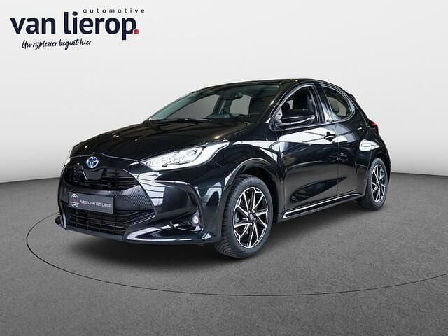 Zwart Occasion 2022 Toyota Yaris Team Hatchback | € 18.995 (Goede deal) - Afbeelding 1/4