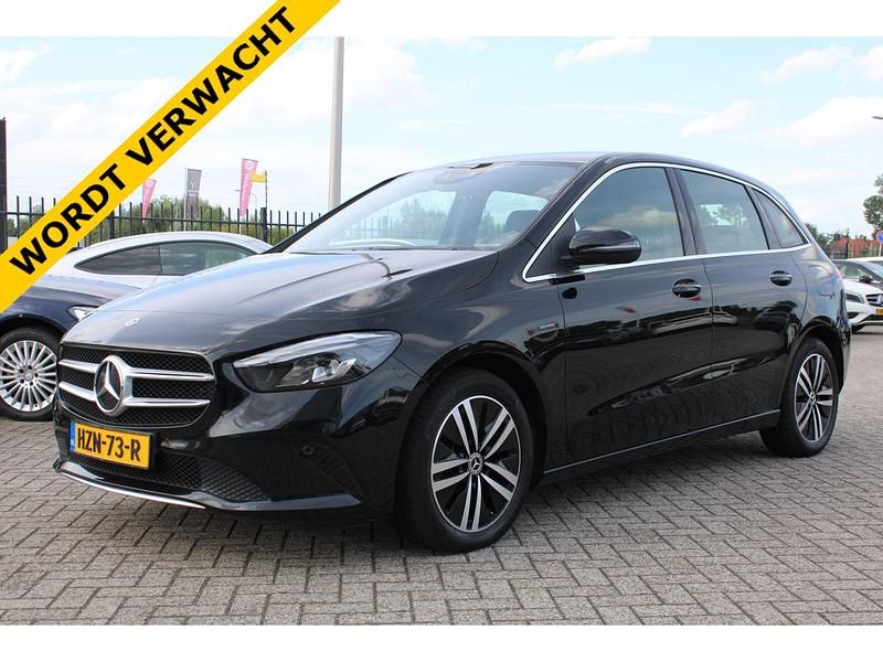Zwart, metallic lak Gebruikt 2021 Mercedes B250 Luxury MPV | € 24.900 (Goede deal) - Afbeelding 1/4