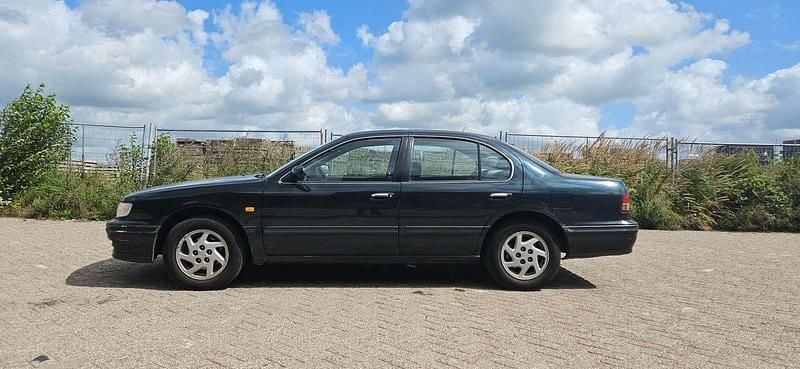 Groen Gebruikt 1995 Nissan Maxima Sedan | € 1.150 - Afbeelding 1/4
