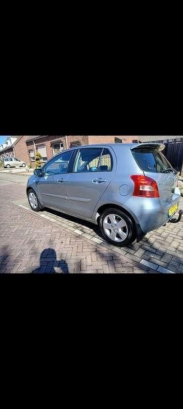 Grijs Gebruikt 2007 Toyota Yaris Luna MPV | € 3.200 (Iets duurder) - Afbeelding 1/4