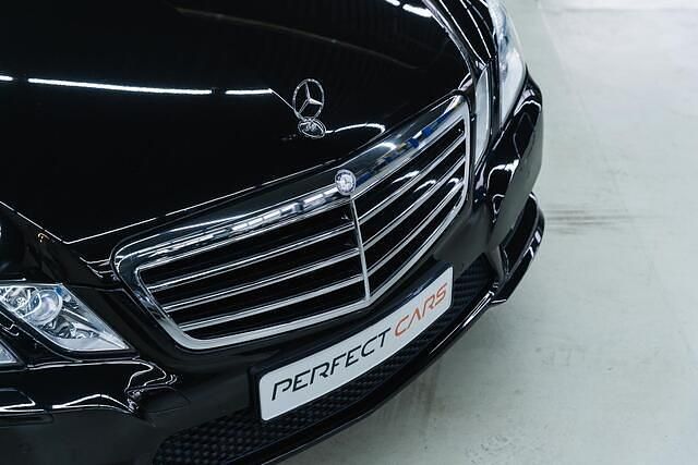 Occasion Mercedes E500 Elegance 408 PK (300 kW) 2011 Zwart (metallic) Stationwagen