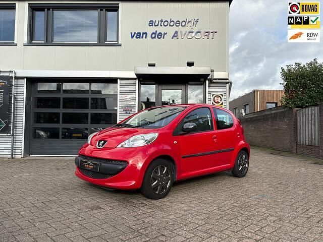 Rood Gebruikt 2008 Peugeot 107 Hatchback | € 2.950 (Eerlijke prijs) - Afbeelding 1/4
