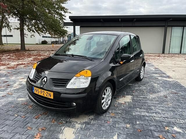 Zwart Gebruikt 2005 Renault Modus Luxe MPV | € 1.995 (Eerlijke prijs) - Afbeelding 1/4