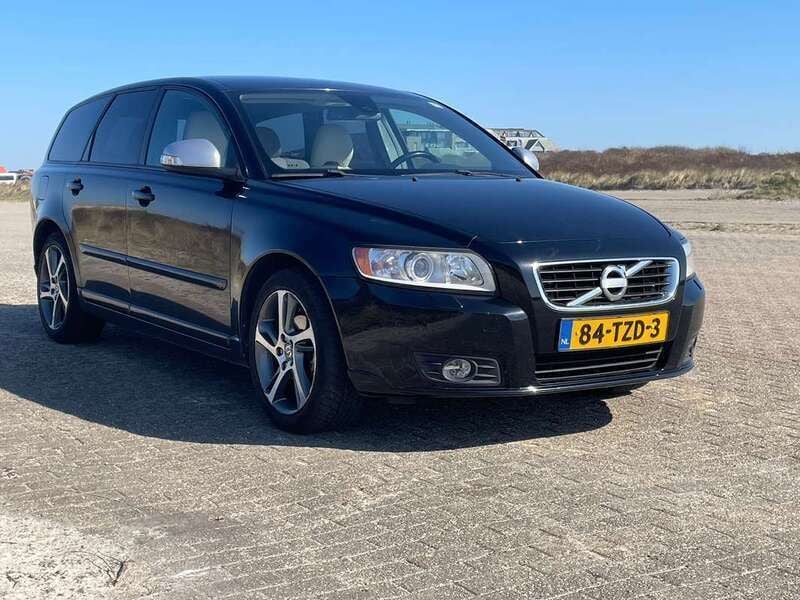 Zwart Gebruikt 2012 Volvo V50 Stationwagen | € 10.500 - Afbeelding 1/4