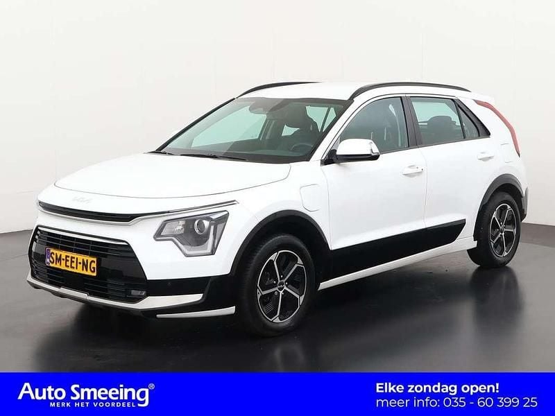 White pearl/snow white pearl (swp) Gebruikt 2022 Kia Niro SUV | € 25.945 (Eerlijke prijs) - Afbeelding 1/4