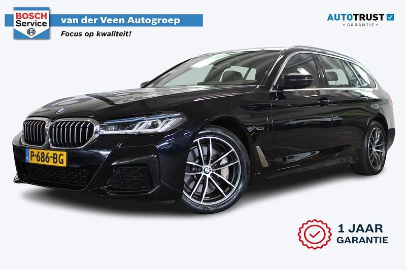 Zwart Gebruikt 2022 BMW 520 M Sport Stationwagen | € 32.950 (Goede deal) - Afbeelding 1/4