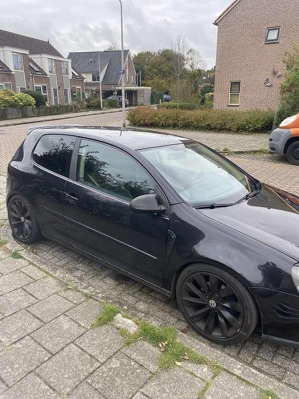Zwart Gebruikt 2004 VW Golf IV Sportline Hatchback | € 1.300 (Eerlijke prijs) - Afbeelding 1/4