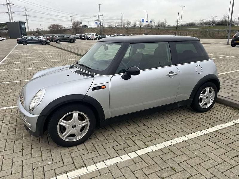 Grijs Gebruikt 2002 Mini Cooper Pepper Hatchback | € 1.450 (Goede deal) - Afbeelding 1/4