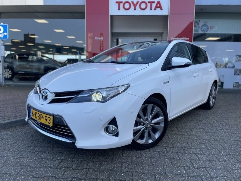 Wit Gebruikt 2013 Toyota Auris Hybrid Hatchback | € 9.995 (Eerlijke prijs) - Afbeelding 1/4