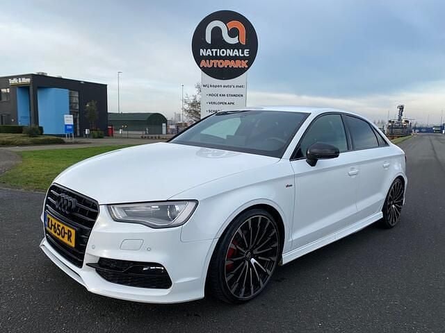 Wit Gebruikt 2016 Audi A3 S-Line Sedan | € 8.995 (Super prijs) - Afbeelding 1/4