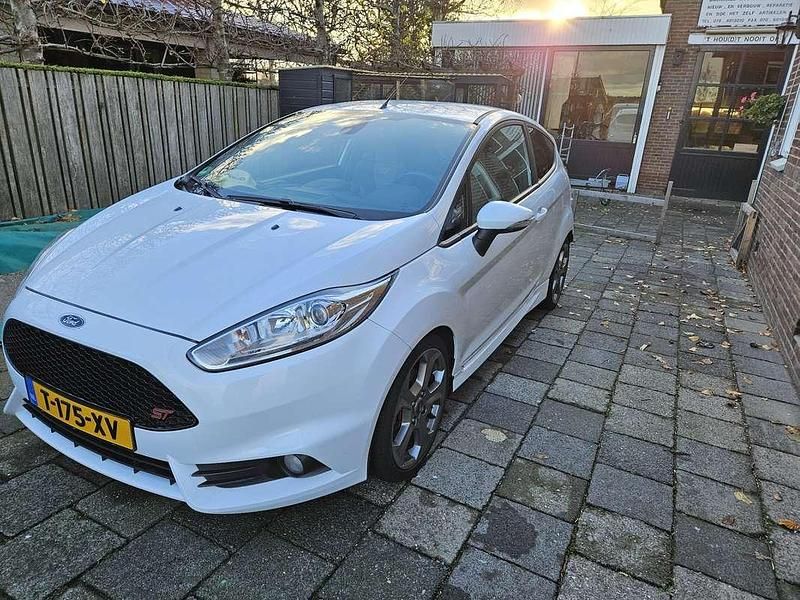 Gebruikt 2014 Ford Fiesta ST Hatchback | € 11.500 (Eerlijke prijs) - Afbeelding 1/4