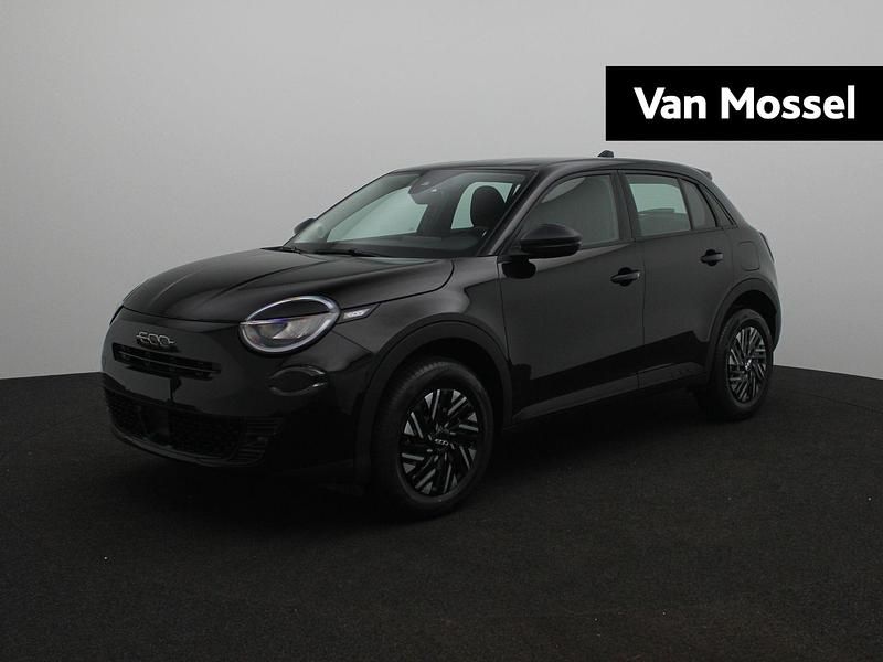 Zwart Gebruikt 2025 Fiat 600 Urban SUV | € 31.390 (Eerlijke prijs) - Afbeelding 1/4