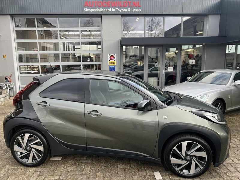 Groen Gebruikt 2023 Toyota Aygo Envy Hatchback | € 20.950 (Duur) - Afbeelding 1/4