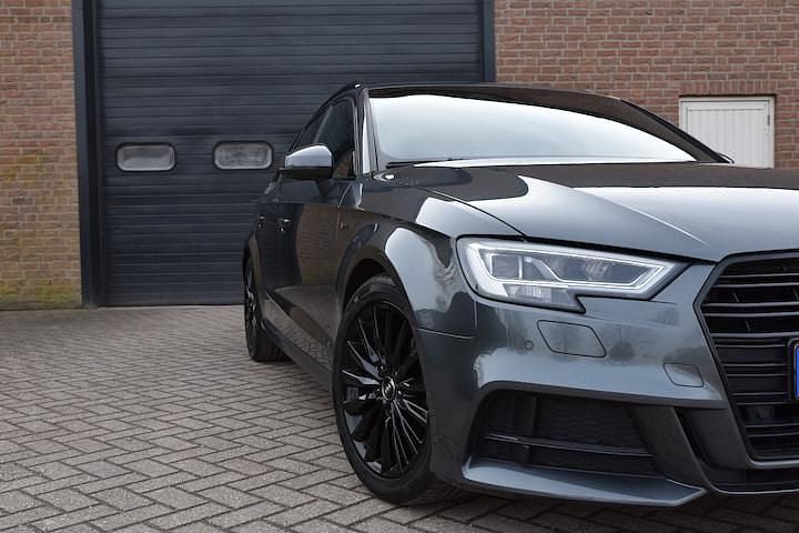 Occasion Audi A3 Sportback S-Line 2017 Grijs Hatchback