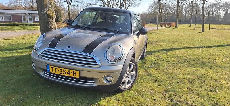 Grijs Gebruikt 2006 Mini Cooper Hatchback | € 3.399 (Eerlijke prijs) - Afbeelding 1/4