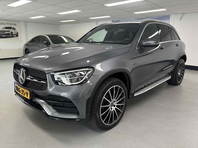 Grijs Gebruikt 2021 Mercedes GLC300 AMG SUV | € 42.500 - Afbeelding 1/4