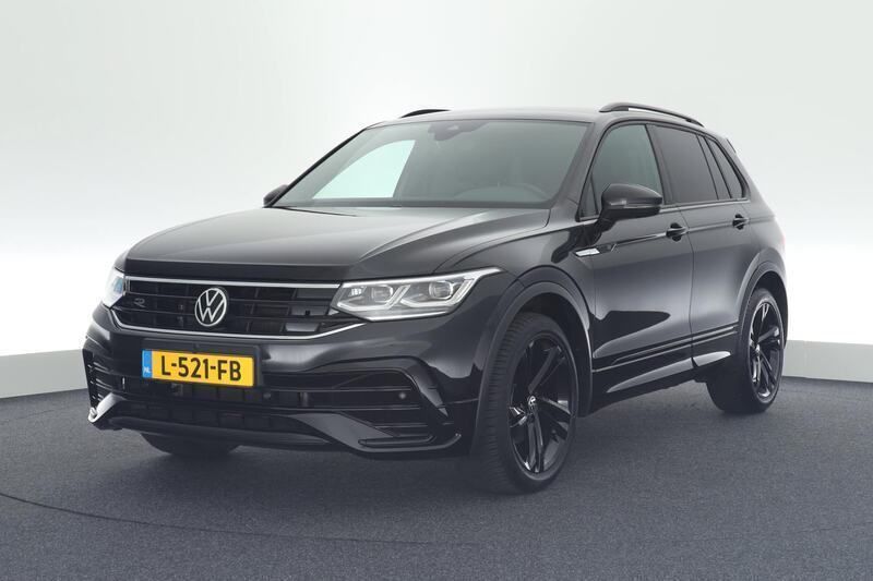 Zwart Gebruikt 2021 VW Tiguan R-line SUV | € 39.249 (Iets duurder) - Afbeelding 1/4