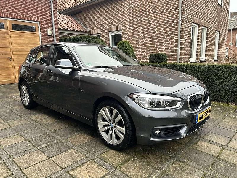 Occasion BMW 118 Executive 136 PK (100 kW) 2017 Grijs Hatchback