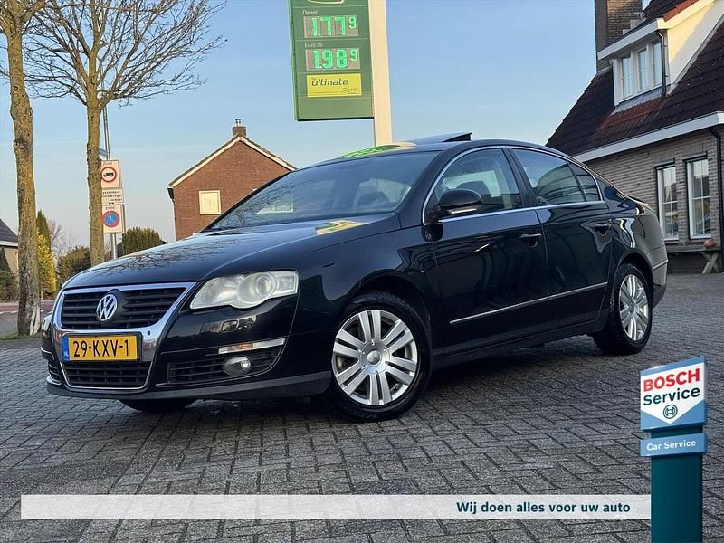 Zwart Occasion 2010 VW Passat Sedan | € 2.950 (Goede deal) - Afbeelding 1/4