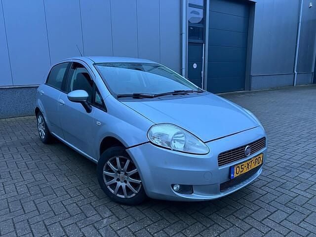 Occasion Fiat Grande Punto Dynamic 77 PK (56 kW) 2007 Grijs Hatchback