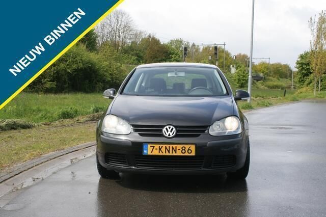 Zwart Gebruikt 2004 VW Golf IV Trendline Hatchback | € 2.399 - Afbeelding 1/4