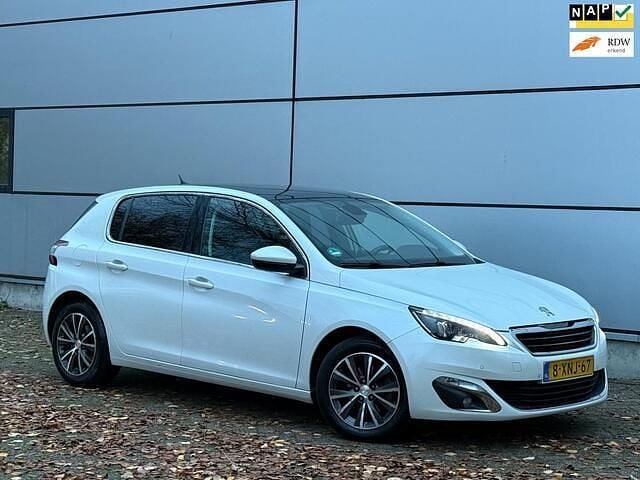 Wit Gebruikt 2014 Peugeot 308 Premium Hatchback | € 5.950 - Afbeelding 1/4