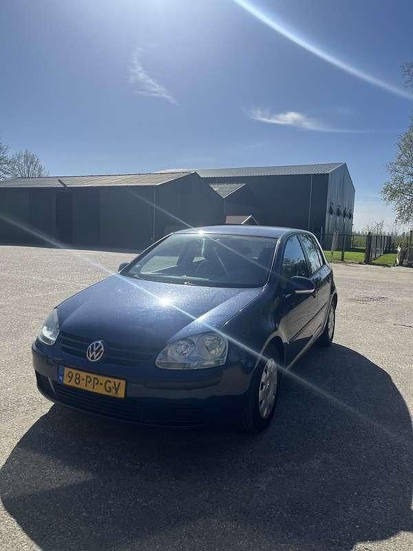 Blauw Gebruikt 2004 VW Golf IV Trendline Hatchback | € 1.500 (Goede deal) - Afbeelding 1/3