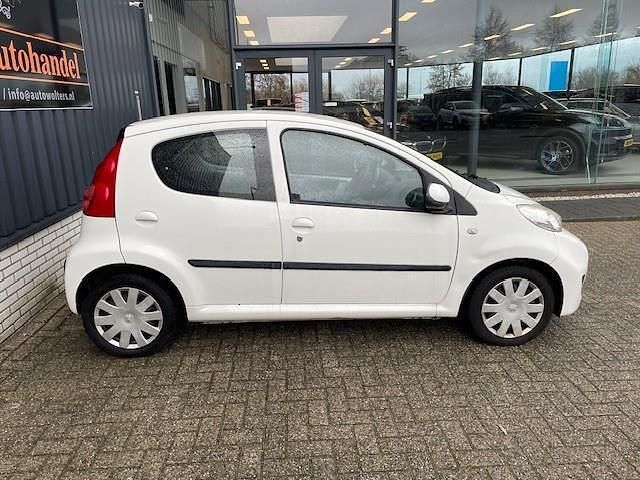 Occasion Peugeot 107 68 PK (50 kW) 2012 Wit Hatchback