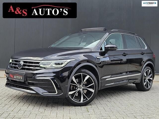 Zwart Occasion 2021 VW Tiguan R-line SUV | € 47.950 (Eerlijke prijs) - Afbeelding 1/4