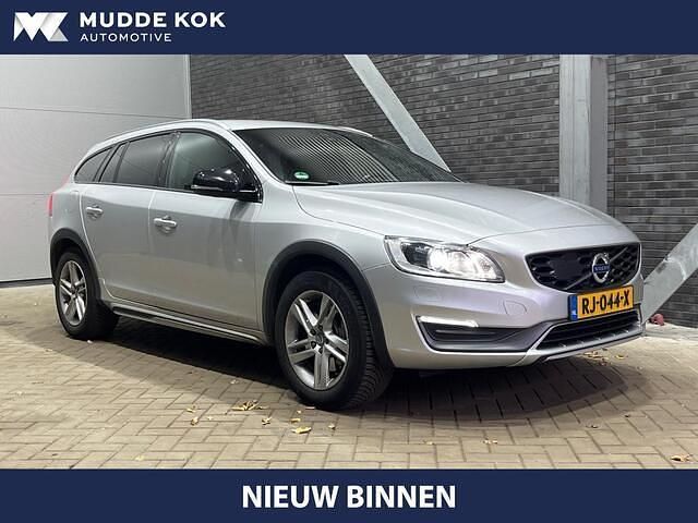 Grijs Gebruikt 2016 Volvo V60 CC Stationwagen | € 14.900 (Super prijs) - Afbeelding 1/4