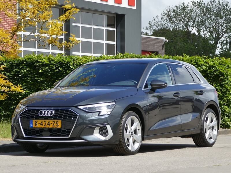 Grijs Gebruikt 2021 Audi A3 Business Hatchback | € 25.950 (Iets duurder) - Afbeelding 1/4