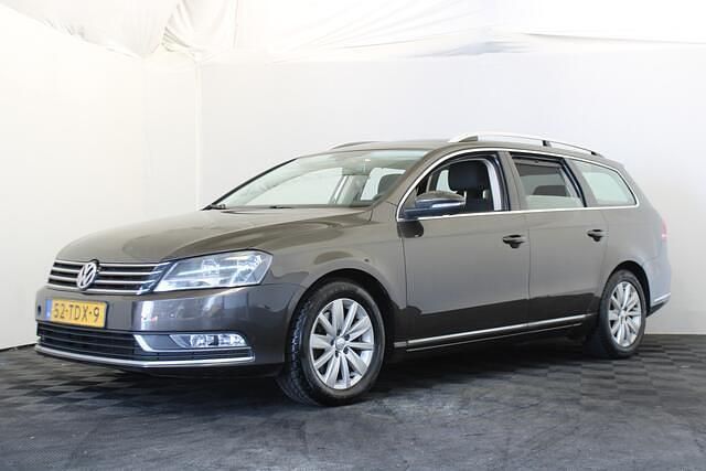 Bruin, metallic lak Gebruikt 2012 VW Passat Comfortline Stationwagen | € 5.750 (Eerlijke prijs) - Afbeelding 1/4