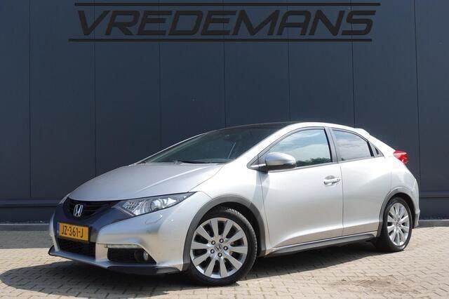 Grijs, metallic lak Gebruikt 2012 Honda Civic Executive Hatchback | € 5.450 (Duur) - Afbeelding 1/4