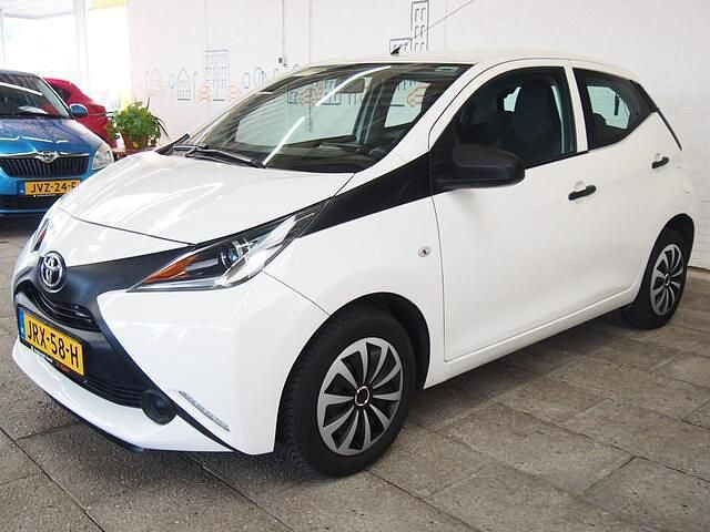 Occasion Toyota Aygo X-play 69 PK (50 kW) 2015 Wit Hatchback
