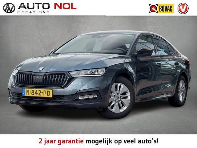 Grijs Gebruikt 2021 Skoda Octavia Business Line Hatchback | € 19.950 (Eerlijke prijs) - Afbeelding 1/4