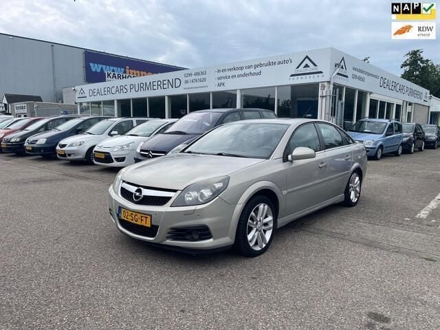 Grijs Gebruikt 2005 Opel Vectra GTS Executive Hatchback | € 3.450 - Afbeelding 1/4