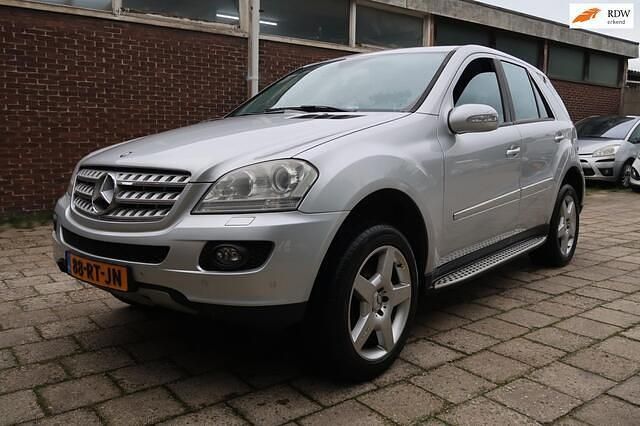 Grijs Gebruikt 2005 Mercedes 350 SUV | € 6.500 - Afbeelding 1/4