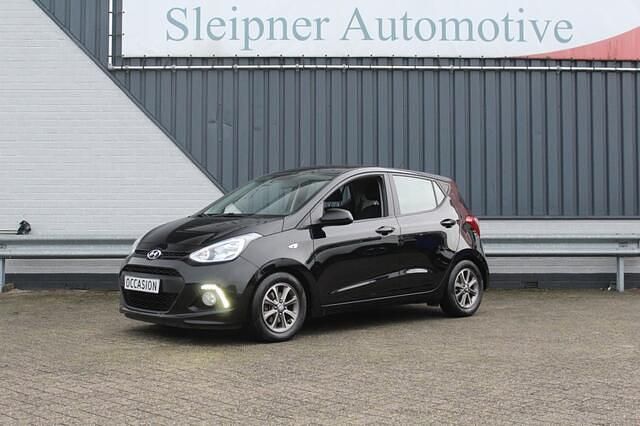 Zwart Gebruikt 2015 Hyundai i10 Edition Hatchback | € 6.950 (Eerlijke prijs) - Afbeelding 1/4