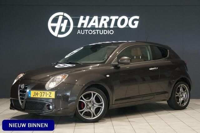 Grijs Gebruikt 2016 Alfa Romeo MiTo Exclusive Hatchback | € 7.900 (Eerlijke prijs) - Afbeelding 1/4