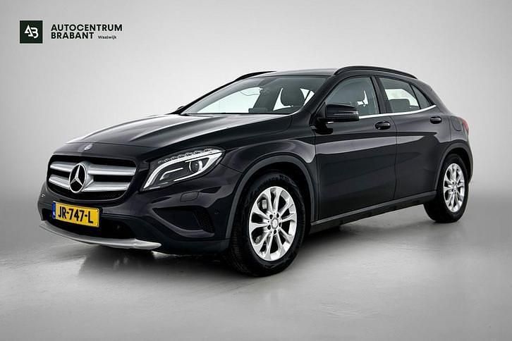 Paars Occasion 2016 Mercedes GLA180 Ambition SUV | € 11.845 (Eerlijke prijs) - Afbeelding 1/4