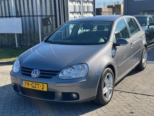 Grijs Gebruikt 2009 VW Golf VI Trendline Hatchback | € 2.950 (Eerlijke prijs) - Afbeelding 1/4