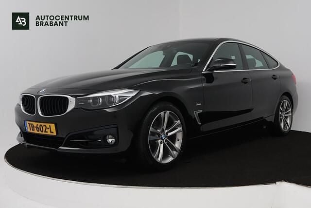 Zwart Gebruikt 2018 BMW 320 Executive Hatchback | € 18.945 (Goede deal) - Afbeelding 1/4