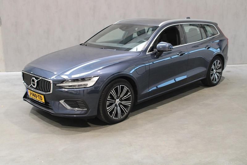 Blauw Gebruikt 2020 Volvo V60 Stationwagen | € 31.495 (Goede deal) - Afbeelding 1/4