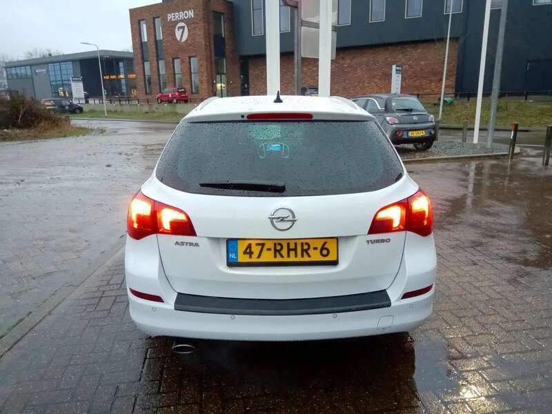 Occasion Opel Astra Sport 120 PK (88 kW) 2011 Wit Stationwagen
