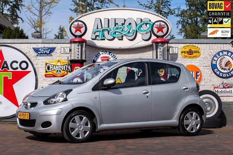 Grijs Gebruikt 2011 Toyota Aygo Comfort Hatchback | € 6.450 (Duur) - Afbeelding 1/4