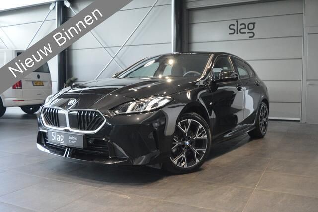 Zwart Gebruikt 2024 BMW 120 M Sport Hatchback | € 39.500 (Super prijs) - Afbeelding 1/4