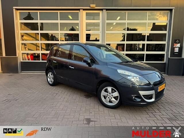 Grijs Gebruikt 2009 Renault Scénic III Dynamique MPV | € 3.450 (Eerlijke prijs) - Afbeelding 1/3