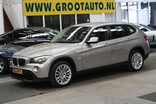 Grijs Gebruikt 2010 BMW X1 Executive SUV | € 14.944 (Iets duurder) - Afbeelding 1/4
